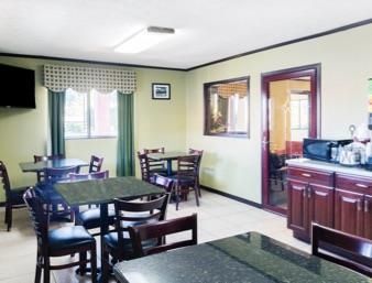 Days By Wyndham Renfro Valley Hotel 2*