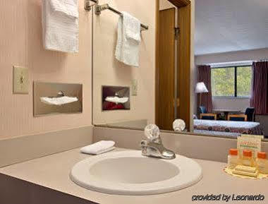 Days By Wyndham Renfro Valley Hotel 2*